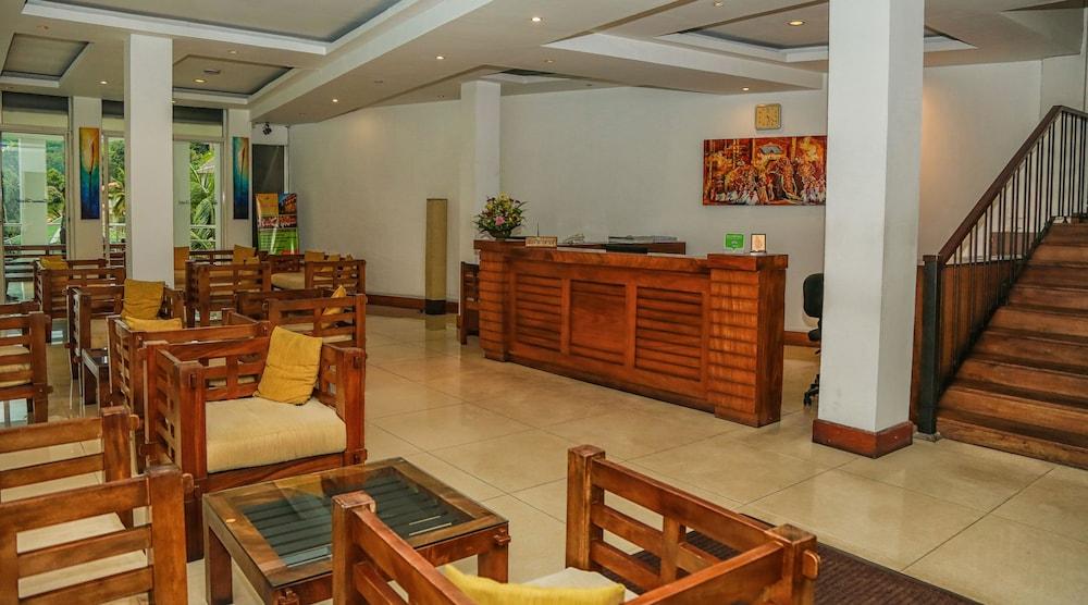 Senani Hotel Канди Экстерьер фото