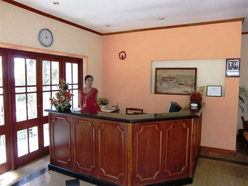 Senani Hotel Канди Экстерьер фото