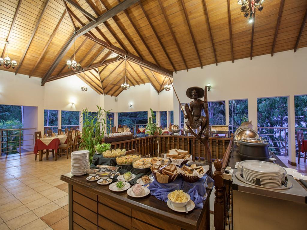 Senani Hotel Канди Экстерьер фото