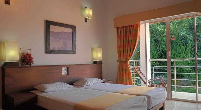Senani Hotel Канди Экстерьер фото