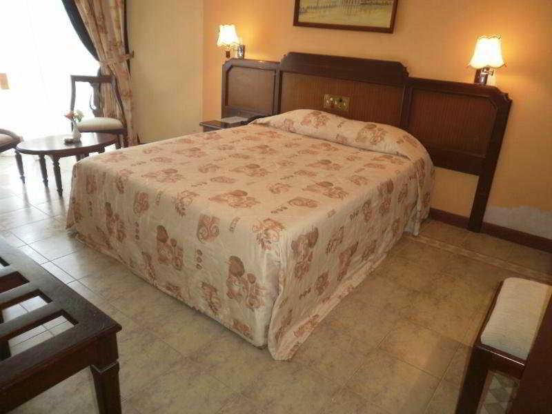 Senani Hotel Канди Экстерьер фото