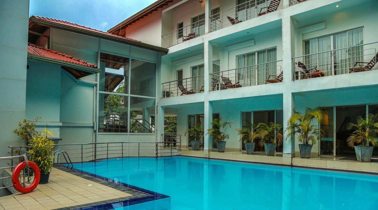 Senani Hotel Канди Экстерьер фото