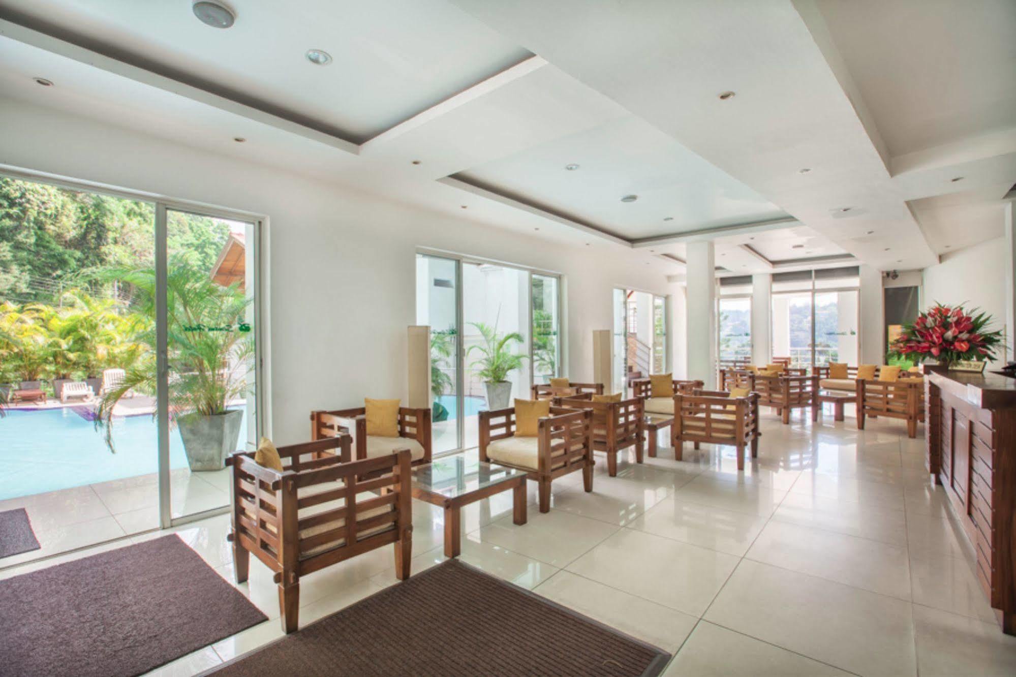 Senani Hotel Канди Экстерьер фото